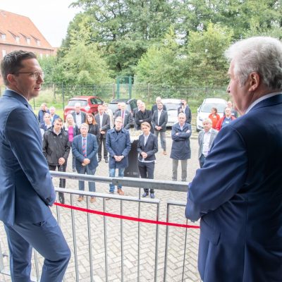 Minister Falko Mohrs (links) und Landschaftspräsident Rico Mecklenburg.